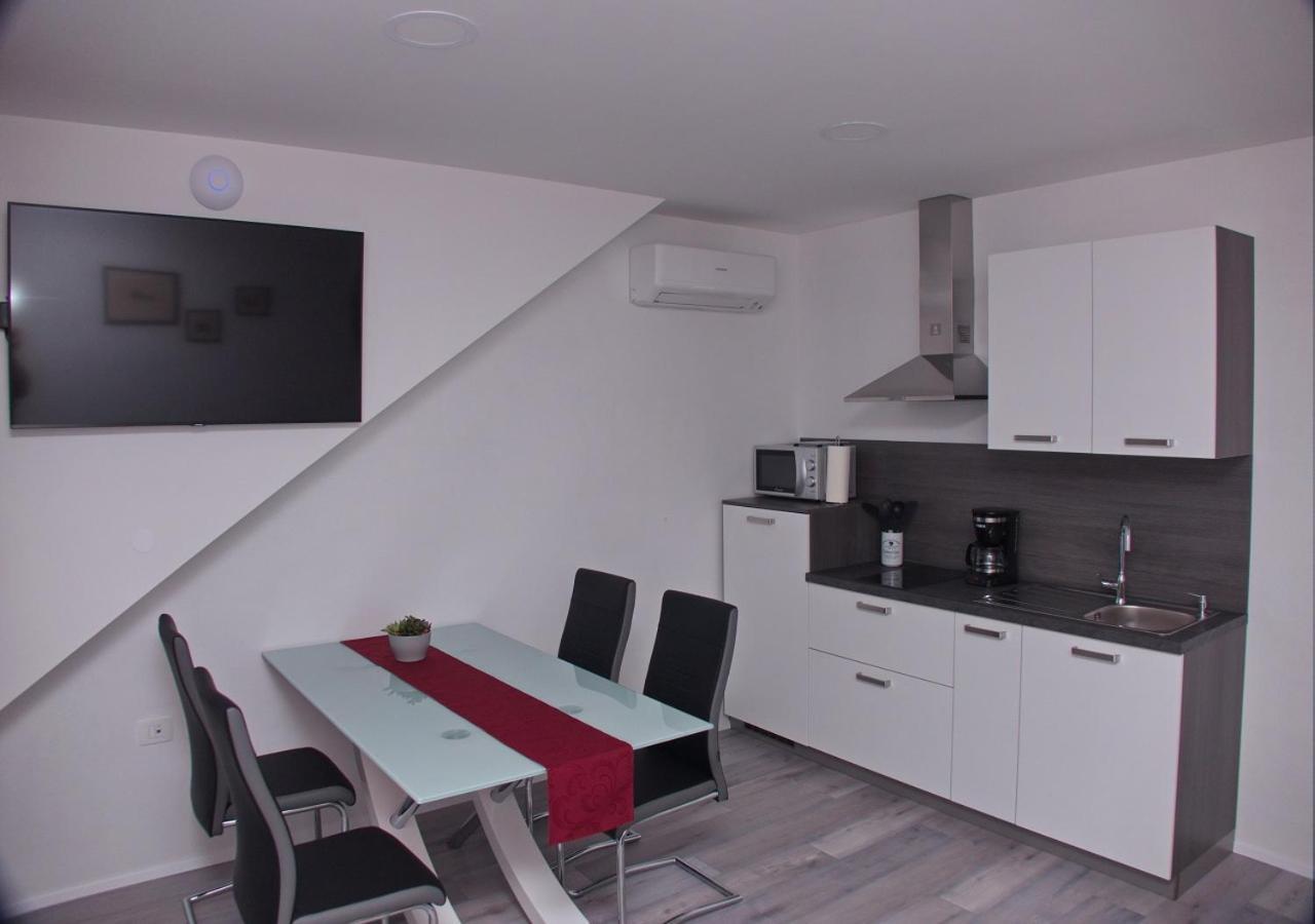 Apartmaji Anita Begunje pri Cerknici Exterior foto